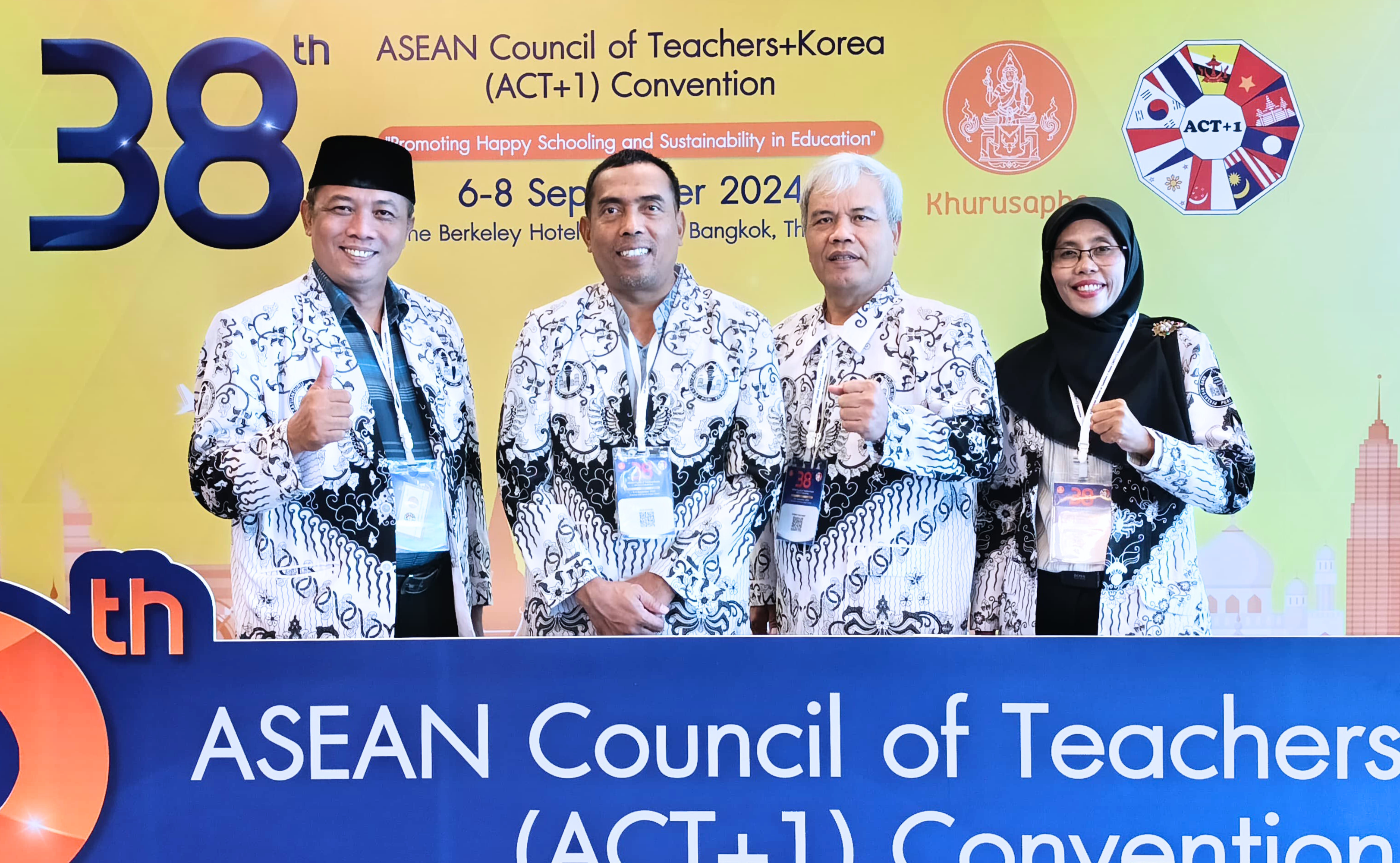 Delegasi PGRI Kota Semarang di Bandara Don Mueang, Bangkok untuk Menghadiri Konvensi ACT+1